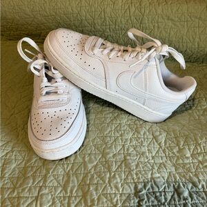 White Nike Court Vision Low size 7.5 women’s